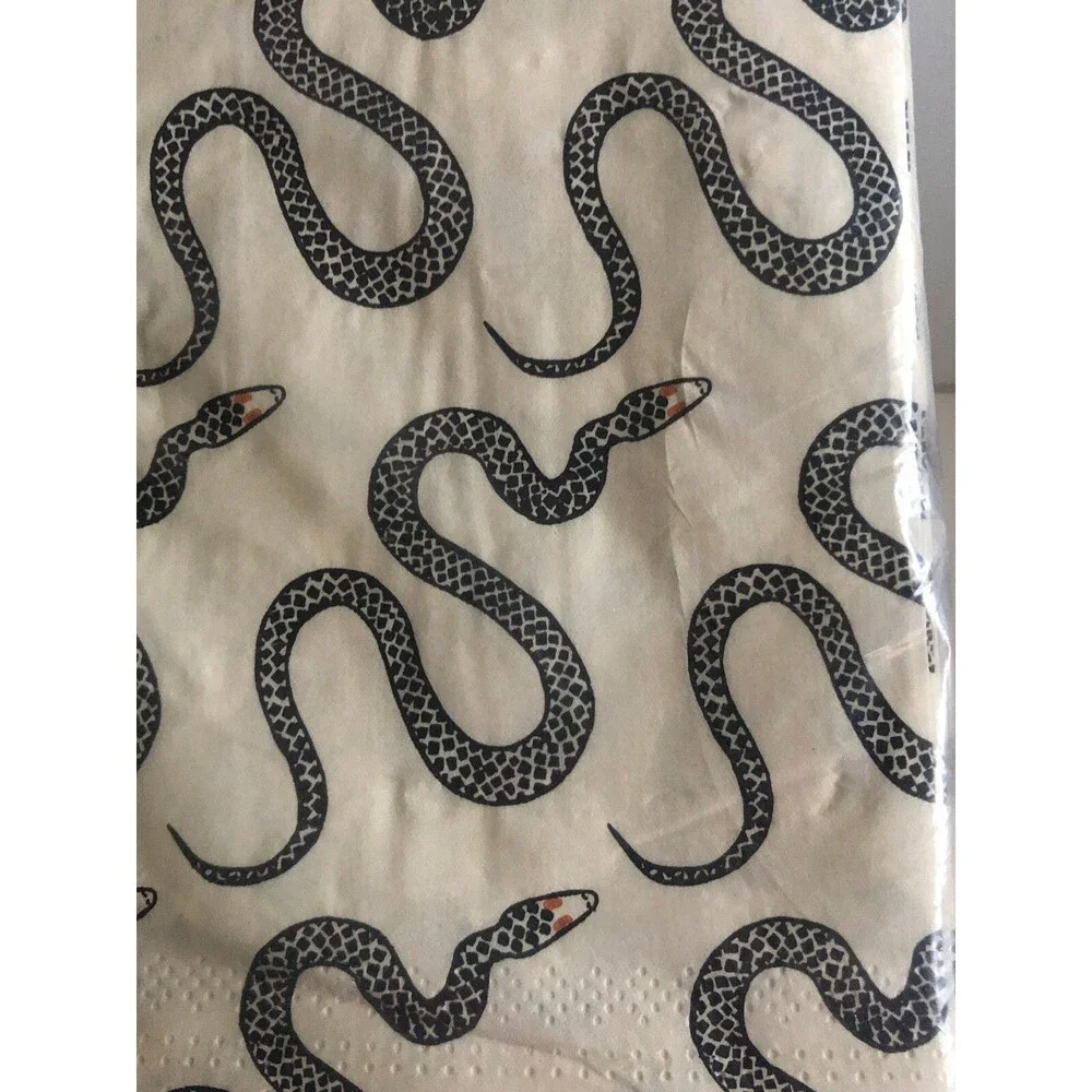 Halloween Slithering Snake Paper Dinner Napkins 40 Ct Spooky Buffet Hand Towels